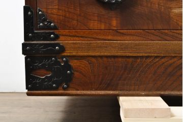 和製ビンテージ　ヴィンテージ家具　和の趣あふれる岩谷堂箪笥の和箪笥(衣装箪笥、整理たんす、着物タンス、収納箪笥、引き出し、上下バラ売り可能)(R-060378)