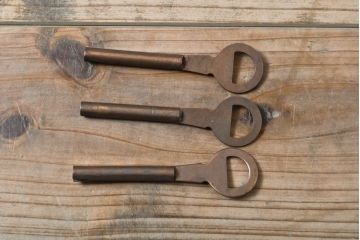 和製ビンテージ　ヴィンテージ家具　和の趣あふれる岩谷堂箪笥の和箪笥(衣装箪笥、整理たんす、着物タンス、収納箪笥、引き出し、上下バラ売り可能)(R-060378)