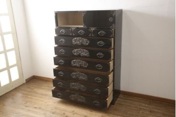 中古　美品　手打ち金具　岩谷堂箪笥　総漆塗り　龍の金具が存在感を放つ和箪笥(竜金具　衣装箪笥、整理たんす、着物タンス、収納箪笥、引き出し)(定価約200万円)(R-060379)