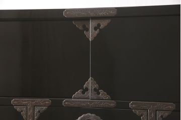中古　美品　手打ち金具　岩谷堂箪笥　総漆塗り　龍の金具が存在感を放つ和箪笥(竜金具　衣装箪笥、整理たんす、着物タンス、収納箪笥、引き出し)(定価約200万円)(R-060379)