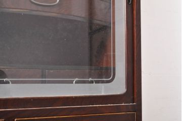 和製ビンテージ　昭和中期　前面欅(ケヤキ)材　漆塗り　味わい深い色合いが素敵な茶箪笥(茶棚、違い棚、収納棚、引き出し、戸棚、ヴィンテージ)(R-060380)