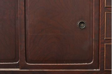 和製ビンテージ　昭和中期　前面欅(ケヤキ)材　漆塗り　味わい深い色合いが素敵な茶箪笥(茶棚、違い棚、収納棚、引き出し、戸棚、ヴィンテージ)(R-060380)