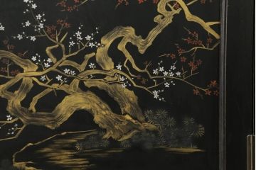 和製ビンテージ　総漆塗り　竹に雀・梅・松　吉祥モチーフ　上品な和の雰囲気を醸し出す茶棚(飾り棚、違い棚、茶箪笥、収納棚、キャビネット、ヴィンテージ)(定価約120万円)(R-060382)