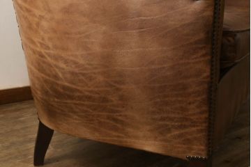 中古　美品　ロイズ・アンティークス取り扱い　本革　落ち着いた色味が大人な空間を演出するアムステルダム3人掛けレザーソファ(3Pソファ、アームソファ)(定価約54万円)(R-060391)