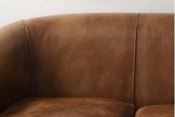 中古　美品　ロイズ・アンティークス取り扱い　本革　落ち着いた色味が大人な空間を演出するアムステルダム3人掛けレザーソファ(3Pソファ、アームソファ)(定価約54万円)(R-060391)