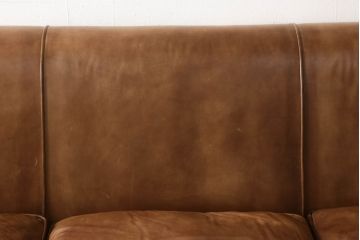 中古　美品　ロイズ・アンティークス取り扱い　本革　落ち着いた色味が大人な空間を演出するアムステルダム3人掛けレザーソファ(3Pソファ、アームソファ)(定価約54万円)(R-060391)