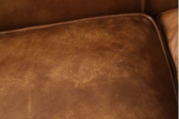 中古　美品　ロイズ・アンティークス取り扱い　本革　落ち着いた色味が大人な空間を演出するアムステルダム3人掛けレザーソファ(3Pソファ、アームソファ)(定価約54万円)(R-060391)