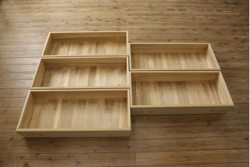 中古　上品な和の雰囲気漂う加茂総桐小袖箪笥(胴厚、整理タンス、引き出し、チェスト、和箪笥、衣装箪笥)(R-060392)