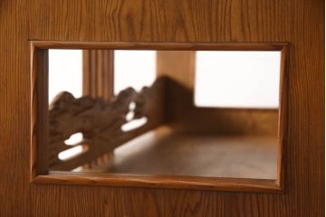 中古　美品　屋久杉　上質な和の空間づくりにおすすめの茶箪笥(茶棚、戸棚、収納棚、飾り棚)(R-060393)