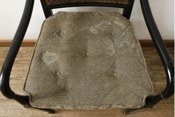 中古　最高級　KINDEL(キンデル)　なかなかお目にかかれない希少なアームチェア(椅子、イス、ダイニングチェア)(定価約60万円)(R-060398)