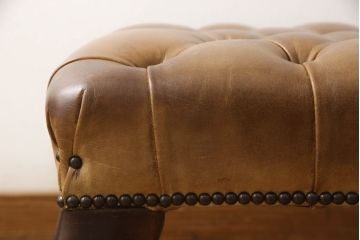 イギリスビンテージ　本革　レザーの風合いと猫脚が上品なオットマン(ヴィンテージ、スツール、椅子、イス、1人掛け、1P)(R-060400)