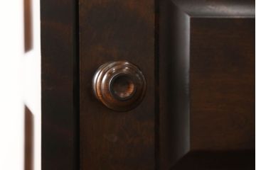 希少サイズ　中古　北海道民芸家具　細身で取り入れやすい上品な幅狭ワードローブ(洋服タンス、収納棚、細身、ロッカータンス)(R-060407)
