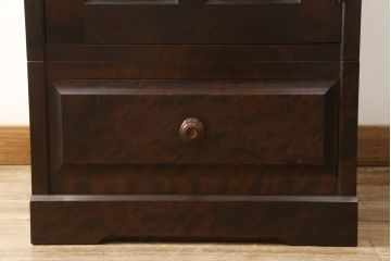 希少サイズ　中古　北海道民芸家具　細身で取り入れやすい上品な幅狭ワードローブ(洋服タンス、収納棚、細身、ロッカータンス)(R-060407)