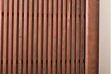 アンティーク建具　総欅(ケヤキ)材　シンプルなデザインが珍しい格子蔵戸(引き戸、玄関戸)(R-060412)