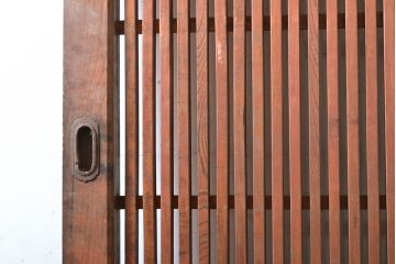 アンティーク建具　総欅(ケヤキ)材　シンプルなデザインが珍しい格子蔵戸(引き戸、玄関戸)(R-060412)