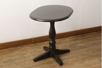和製ビンテージ ヴィンテージ家具　北海道民芸家具　モダンでシックな佇まいの楕円形サイドテーブル(カフェテーブル、コーヒーテーブル)(R-060416)