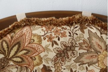 中古　美品　イギリス　ERCOL(アーコール)　落ち着いた色合いのボタニカル柄が印象的なクッション付きロッキングチェア(揺り椅子、イス、アームチェア)(R-060419)