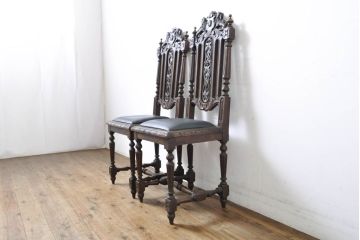 イギリスアンティーク　オーク材　置くだけで絵になる!細やかな彫刻が見事なダイニングチェア2脚セット(椅子、イス)(R-060421)
