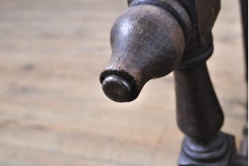 イギリスアンティーク　オーク材　置くだけで絵になる!細やかな彫刻が見事なダイニングチェア2脚セット(椅子、イス)(R-060421)