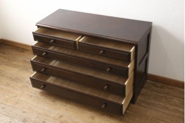 中古　美品　北海道民芸家具　取り入れやすいサイズが嬉しい!落ち着きのある大人の空間を演出するチェスト(引き出し、ローボード、ローチェスト、サイドチェスト)(R-060423)