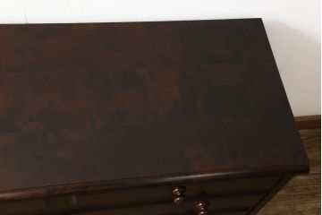 中古　美品　北海道民芸家具　取り入れやすいサイズが嬉しい!落ち着きのある大人の空間を演出するチェスト(引き出し、ローボード、ローチェスト、サイドチェスト)(R-060423)