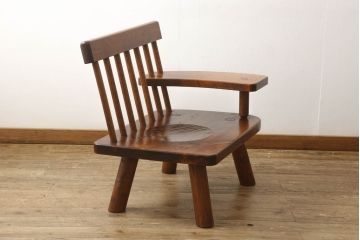 中古　美品　指物作家　矢澤金太郎作　総漆塗りの木肌が美しく味わい深い肘掛け付きのおやじの椅子(アームチェア、板座チェア、イス、1P)(定価約20万円)(R-060429)