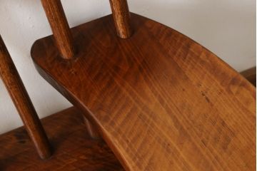 中古　美品　指物作家　矢澤金太郎作　総漆塗りの木肌が美しく味わい深い肘掛け付きのおやじの椅子(アームチェア、板座チェア、イス、1P)(定価約20万円)(R-060429)