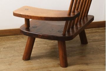中古　美品　指物作家　矢澤金太郎作　総漆塗りの木肌が美しく味わい深い肘掛け付きのおやじの椅子(アームチェア、板座チェア、イス、1P)(定価約20万円)(R-060429)
