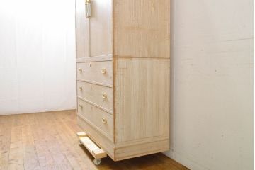 中古　伝統工芸士　頓所芳男作　かくし付き　煌びやかな金具が美しい桐箪笥(胴厚、桐たんす、和タンス、衣装箪笥、収納箪笥、着物箪笥)(R-060432)