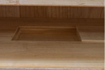 中古　伝統工芸士　頓所芳男作　かくし付き　煌びやかな金具が美しい桐箪笥(胴厚、桐たんす、和タンス、衣装箪笥、収納箪笥、着物箪笥)(R-060432)