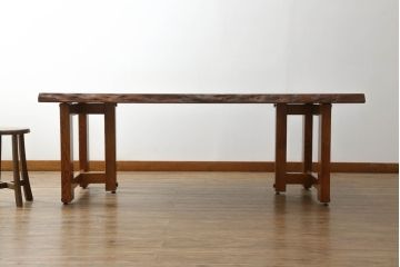 中古　美品　岩手岩泉・純木家具　栓(セン)材　三枚はぎ合わせ　セミブックマッチ　風格漂うダイニングテーブル(4人掛け、6人掛け、食卓、座卓、リビングテーブル、センターテーブル)(定価約50万円)(R-060434)