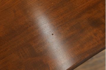 中古　美品　岩手岩泉・純木家具　栓(セン)材　三枚はぎ合わせ　セミブックマッチ　風格漂うダイニングテーブル(4人掛け、6人掛け、食卓、座卓、リビングテーブル、センターテーブル)(定価約50万円)(R-060434)