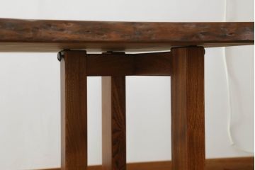 中古　美品　岩手岩泉・純木家具　栓(セン)材　三枚はぎ合わせ　セミブックマッチ　風格漂うダイニングテーブル(4人掛け、6人掛け、食卓、座卓、リビングテーブル、センターテーブル)(定価約50万円)(R-060434)