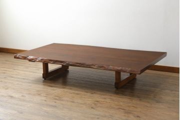 中古　美品　岩手岩泉・純木家具　栓(セン)材　三枚はぎ合わせ　セミブックマッチ　風格漂うダイニングテーブル(4人掛け、6人掛け、食卓、座卓、リビングテーブル、センターテーブル)(定価約50万円)(R-060434)