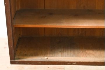 和製アンティーク　シンプルなデザインがお部屋に取り入れやすい飾り棚(陳列棚、オープンラック、サイドボード、サイドキャビネット、店舗什器)(R-060438)