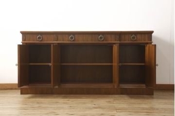 中古　美品　DREXEL HERITAGE(ドレクセルヘリテイジ)　Cameo Classics(キャメオクラシックス)　エレガントな佇まいが魅力的なクリデンザ(クレデンザ、サイドボード、収納棚、サイドキャビネット、戸棚)(定価約115万円)(R-060440)