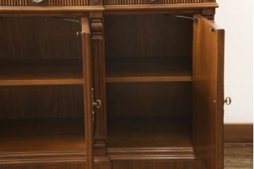 中古　美品　DREXEL HERITAGE(ドレクセルヘリテイジ)　Cameo Classics(キャメオクラシックス)　エレガントな佇まいが魅力的なクリデンザ(クレデンザ、サイドボード、収納棚、サイドキャビネット、戸棚)(定価約115万円)(R-060440)