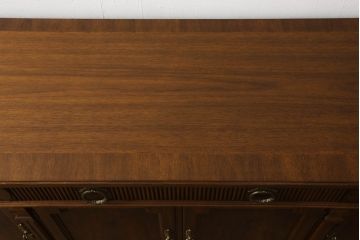 中古　美品　DREXEL HERITAGE(ドレクセルヘリテイジ)　Cameo Classics(キャメオクラシックス)　エレガントな佇まいが魅力的なクリデンザ(クレデンザ、サイドボード、収納棚、サイドキャビネット、戸棚)(定価約115万円)(R-060440)