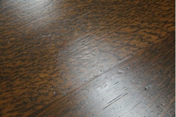 イギリスアンティーク　オーク材　凝った脚のデザインが上品な雰囲気を醸し出すデスク　(R-060441)