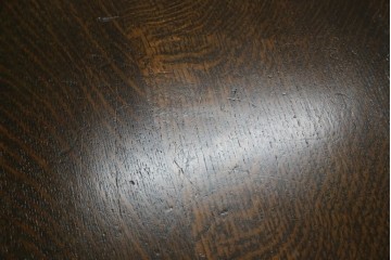 イギリスアンティーク　オーク材　凝った脚のデザインが上品な雰囲気を醸し出すデスク　(R-060441)