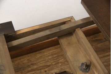 イギリスアンティーク家具　オーク材　希少な特小サイズ!!　脚や天板などの凝ったつくりが見事なドローリーフテーブル(サイドテーブル、コーヒーテーブル、エクステンションテーブル、カフェテーブル、ローテーブル)(R-060446)