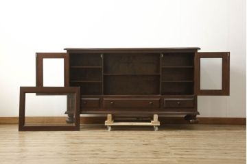 中古　美品　松本民芸家具　シックな佇まいが和洋折衷の空間に取り入れやすいC-型サイドボード(リビングボード、サイドキャビネット)(定価約60万5千円)(R-060447)