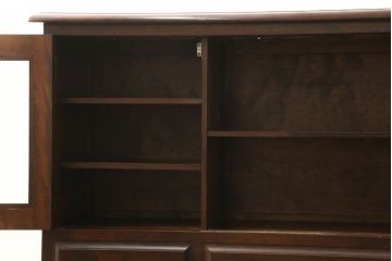 中古　美品　松本民芸家具　シックな佇まいが和洋折衷の空間に取り入れやすいC-型サイドボード(リビングボード、サイドキャビネット)(定価約60万5千円)(R-060447)