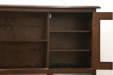 中古　美品　松本民芸家具　シックな佇まいが和洋折衷の空間に取り入れやすいC-型サイドボード(リビングボード、サイドキャビネット)(定価約60万5千円)(R-060447)