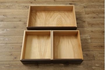 中古　美品　松本民芸家具　シックな佇まいが和洋折衷の空間に取り入れやすいC-型サイドボード(リビングボード、サイドキャビネット)(定価約60万5千円)(R-060447)