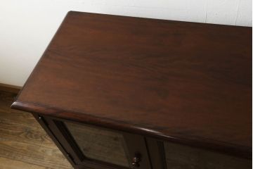 中古　美品　松本民芸家具　シックな佇まいが和洋折衷の空間に取り入れやすいC-型サイドボード(リビングボード、サイドキャビネット)(定価約60万5千円)(R-060447)