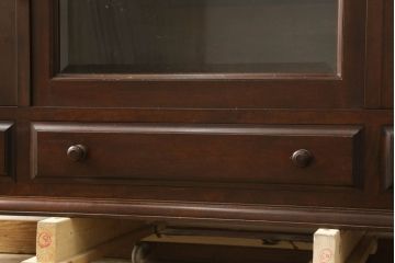 中古　美品　松本民芸家具　シックな佇まいが和洋折衷の空間に取り入れやすいC-型サイドボード(リビングボード、サイドキャビネット)(定価約60万5千円)(R-060447)
