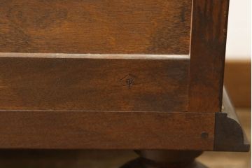中古　美品　松本民芸家具　シックな佇まいが和洋折衷の空間に取り入れやすいC-型サイドボード(リビングボード、サイドキャビネット)(定価約60万5千円)(R-060447)