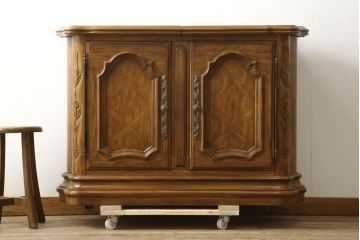中古　美品　DREXEL HERITAGE(ドレクセルヘリテイジ)　拡張式の天板が付いたサーバー(サイドボード、バーカウンター、バーキャビネット、収納棚)(R-060448)
