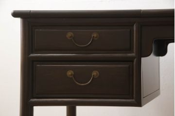 中国ビンテージ　希少デザイン　唐木　上品な佇まいと天板下の収納が魅力的な両袖デスク(ヴィンテージ、ニーホールデスク、両袖机、テーブル、在宅ワーク用、在宅用、ワークデスク、オフィスデスク)(R-060455)